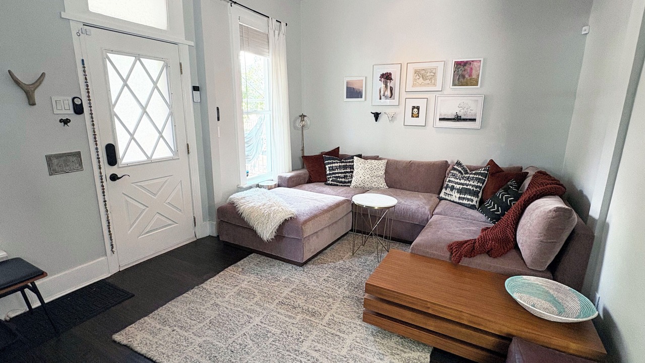 Photo of Livingroom in Lincoln Park