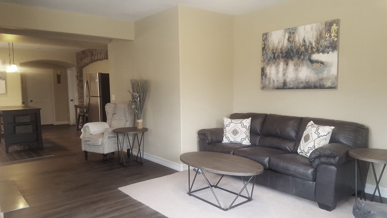 Photo of Livingroom in North Central Westminster