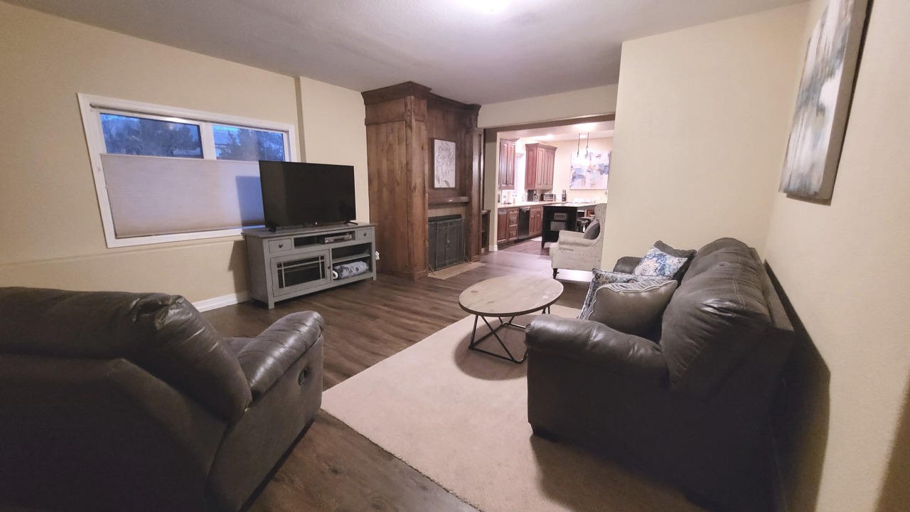 Photo of Livingroom in North Central Westminster