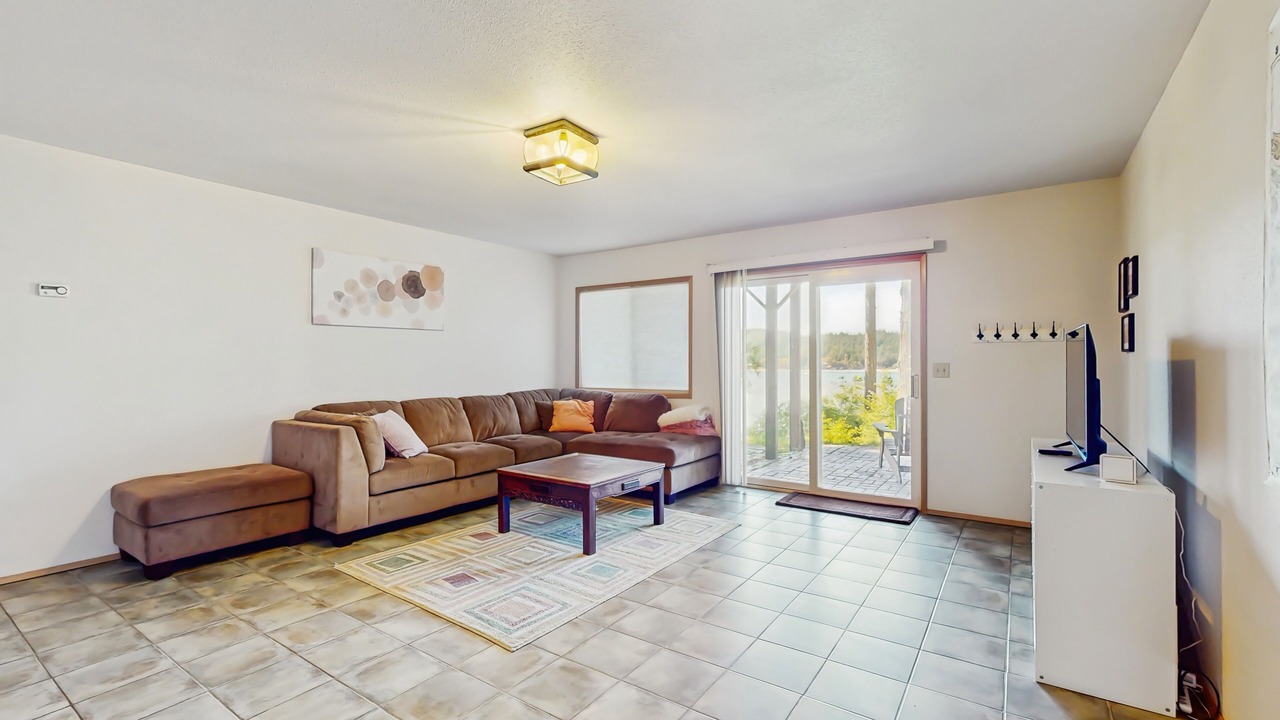 Photo of Livingroom in Lopez Island