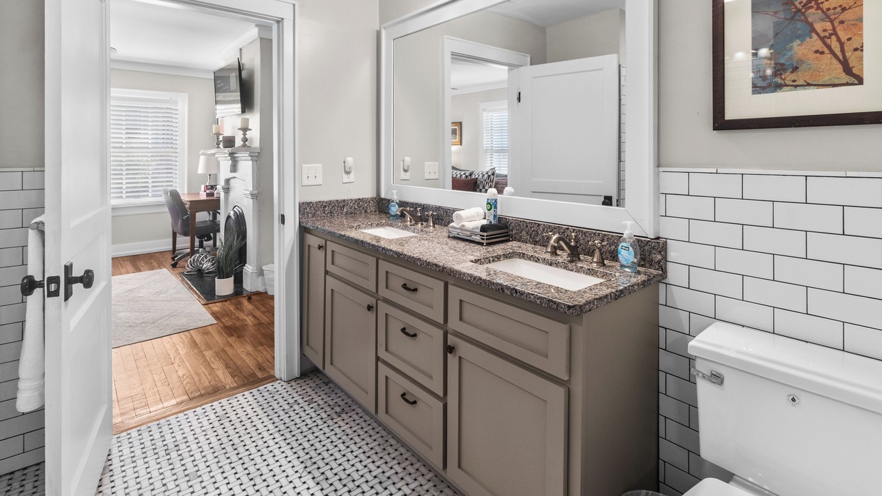 Photo of Bathroom in Salemtown