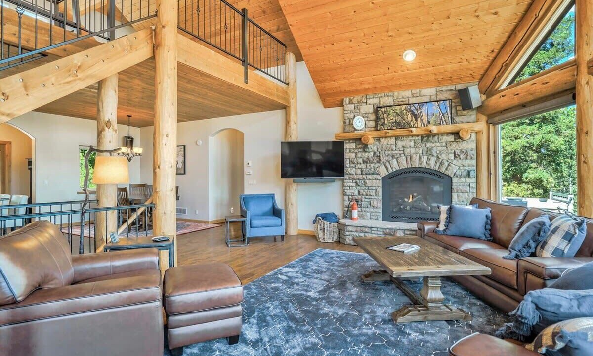 Photo of Livingroom in Woodland Park