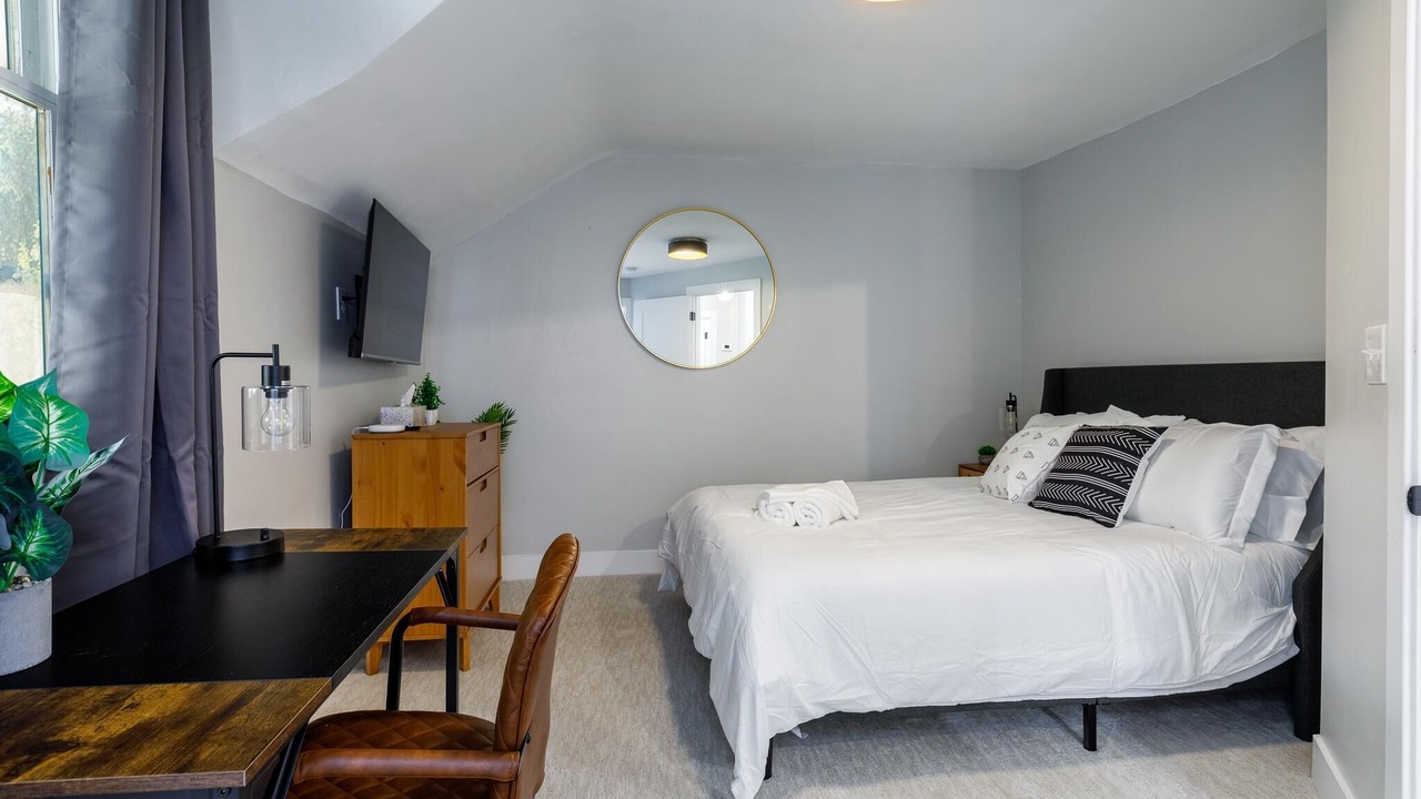Photo of Bedroom in Salem