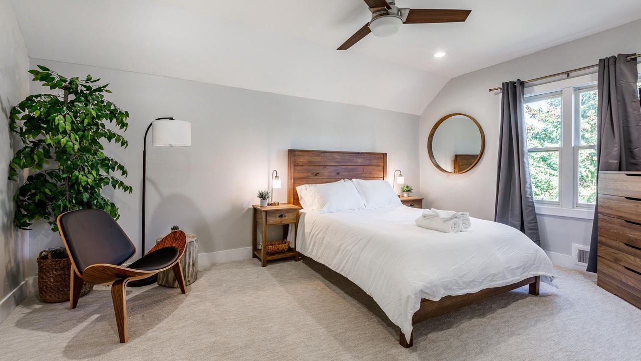 Photo of Bedroom in Salem