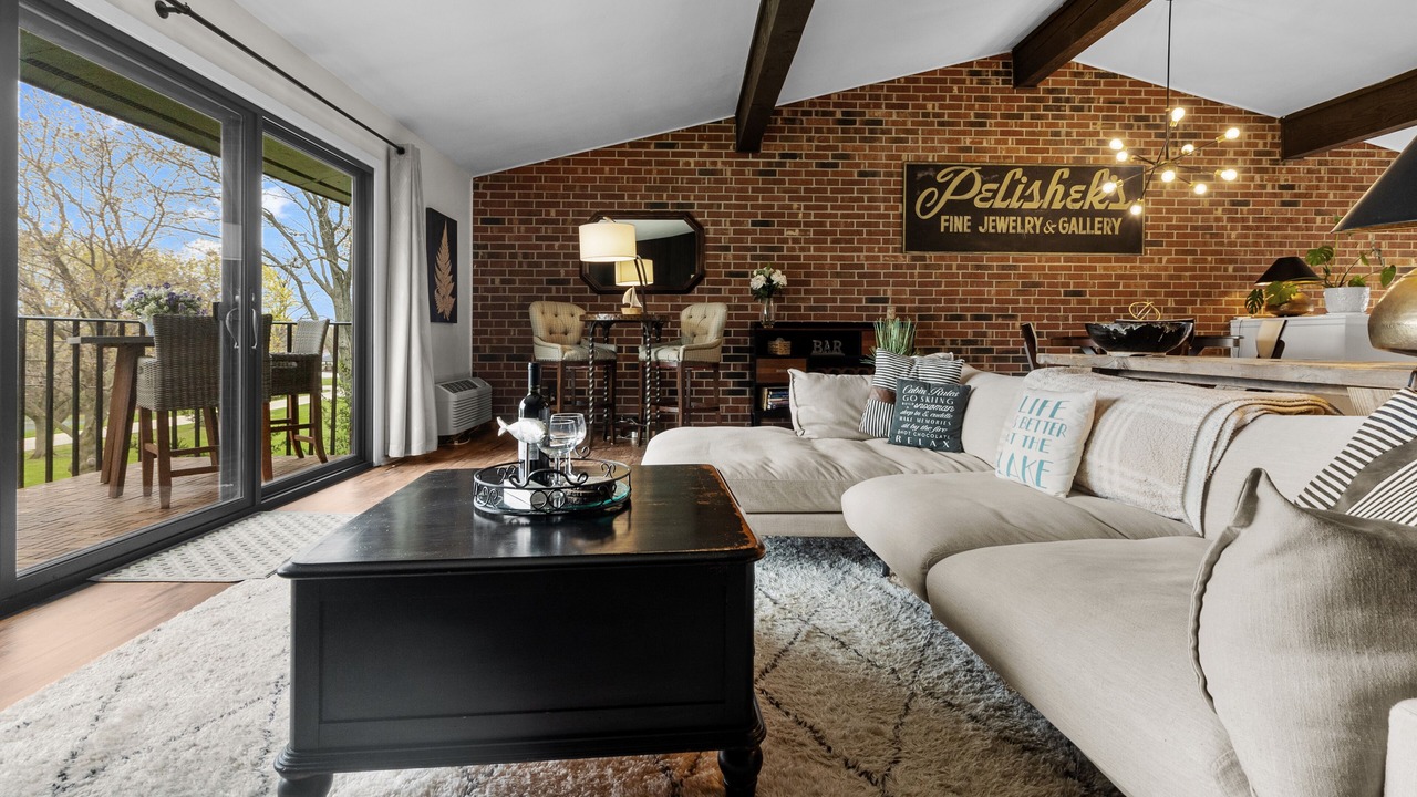 Photo of Livingroom in Lake Geneva