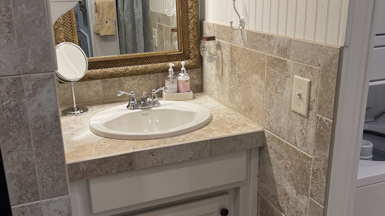 Photo of Bathroom in Dixon Springs