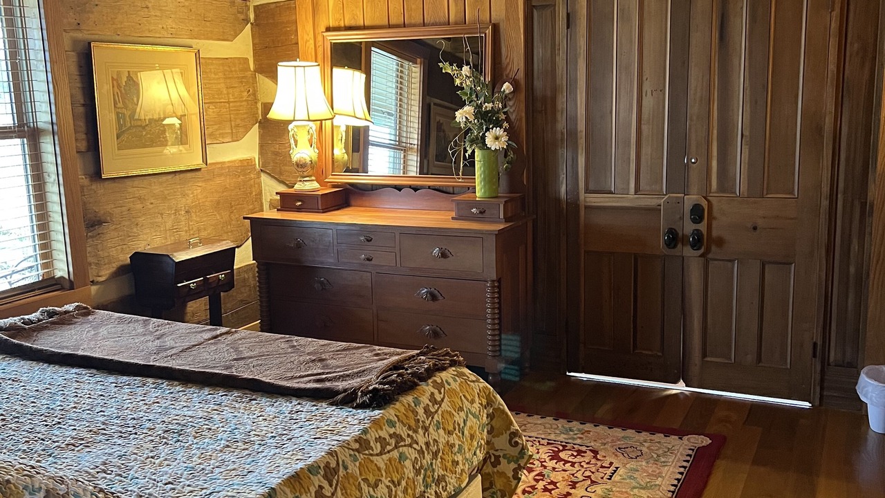 Photo of Bedroom in Dixon Springs