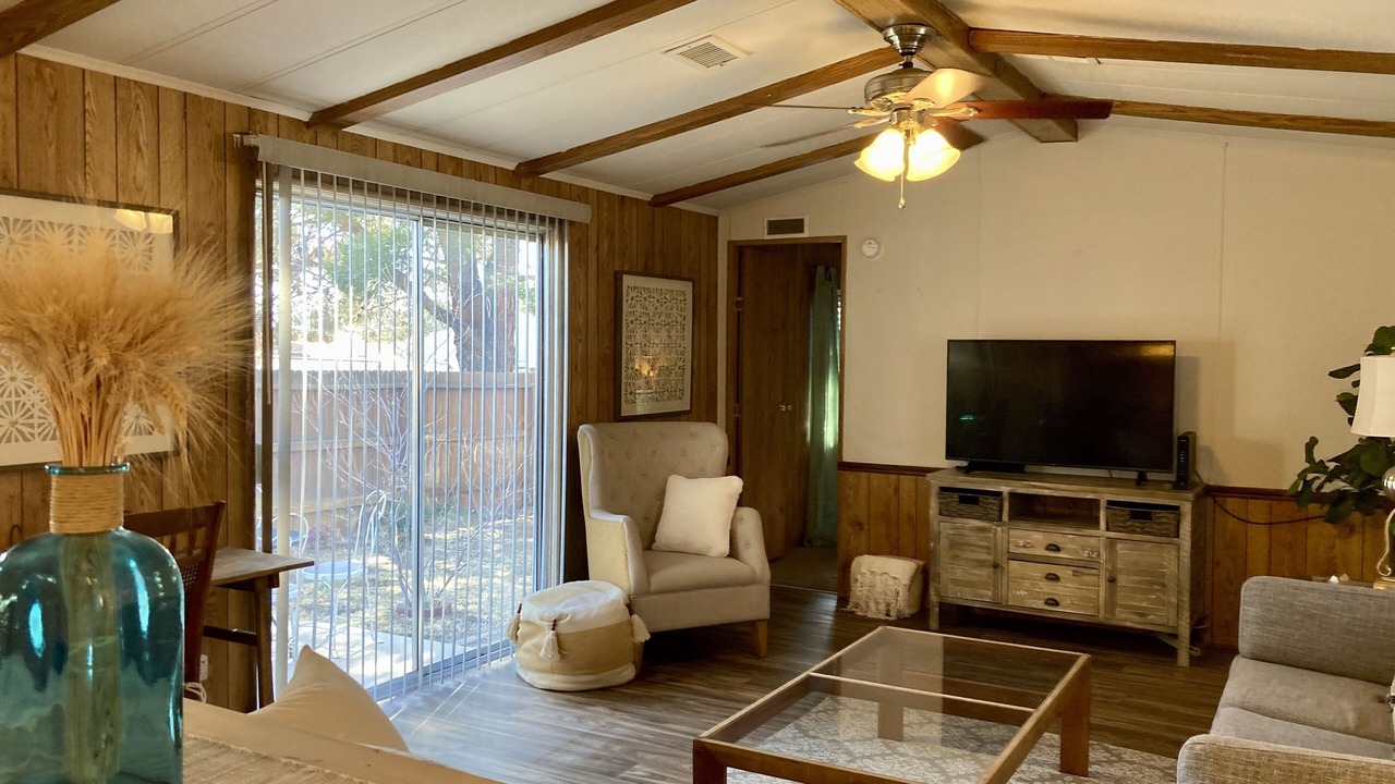 Photo of Livingroom in Albuquerque