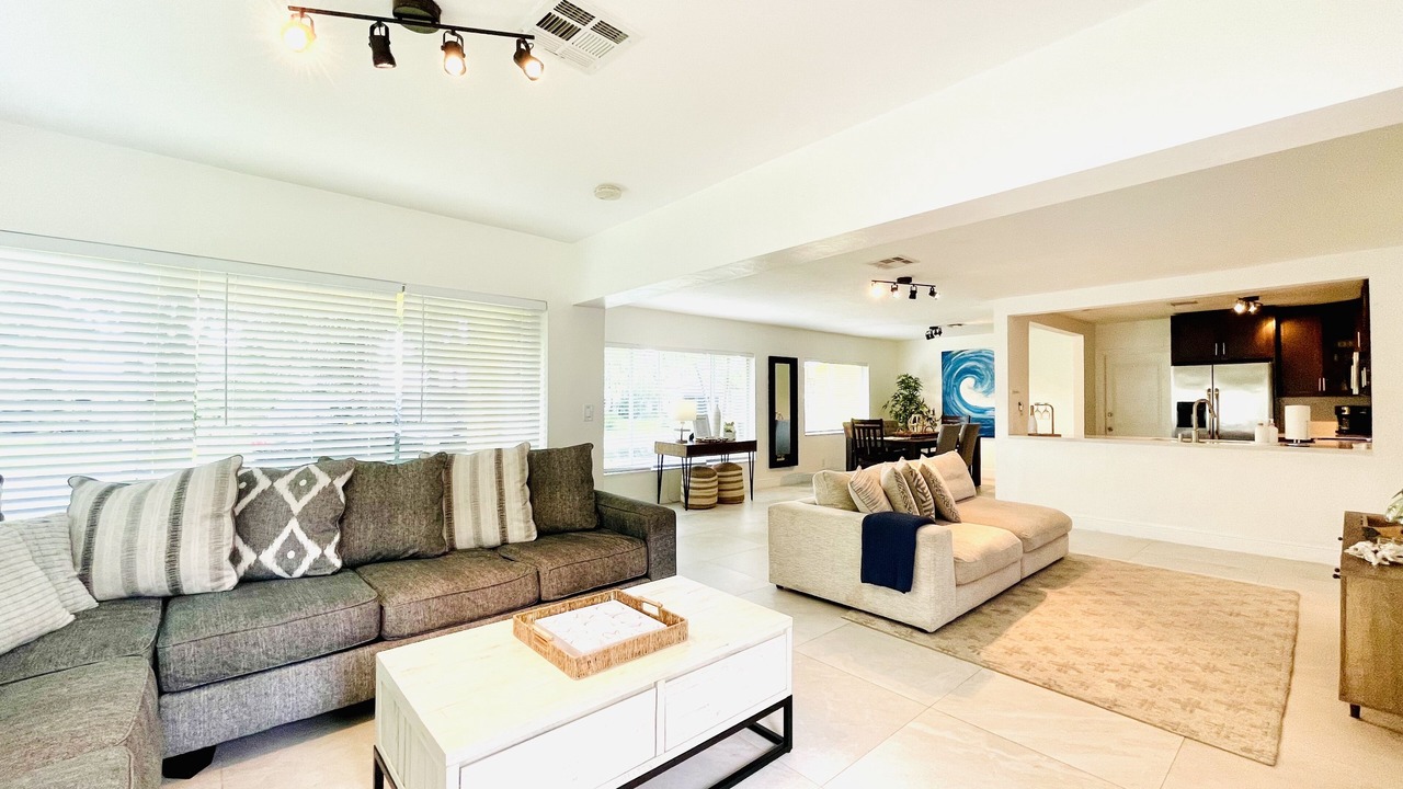 Photo of Livingroom in Dolphin Isles