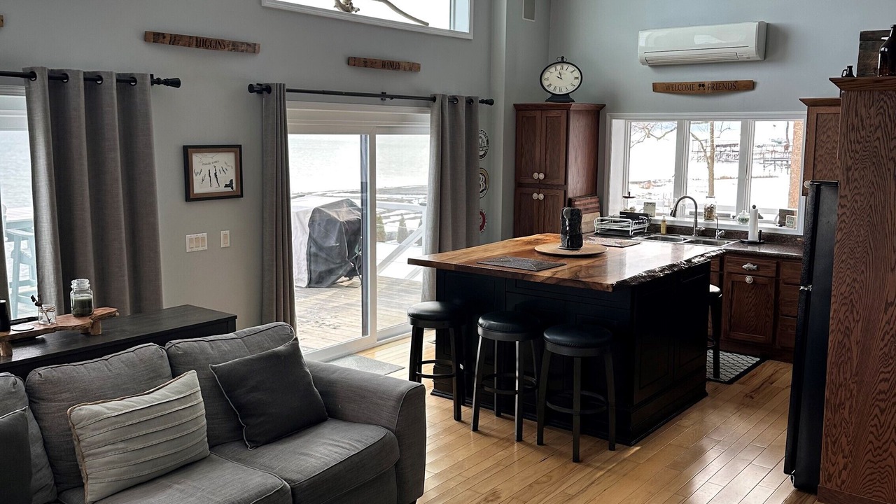 Photo of Livingroom in Poplar Ridge