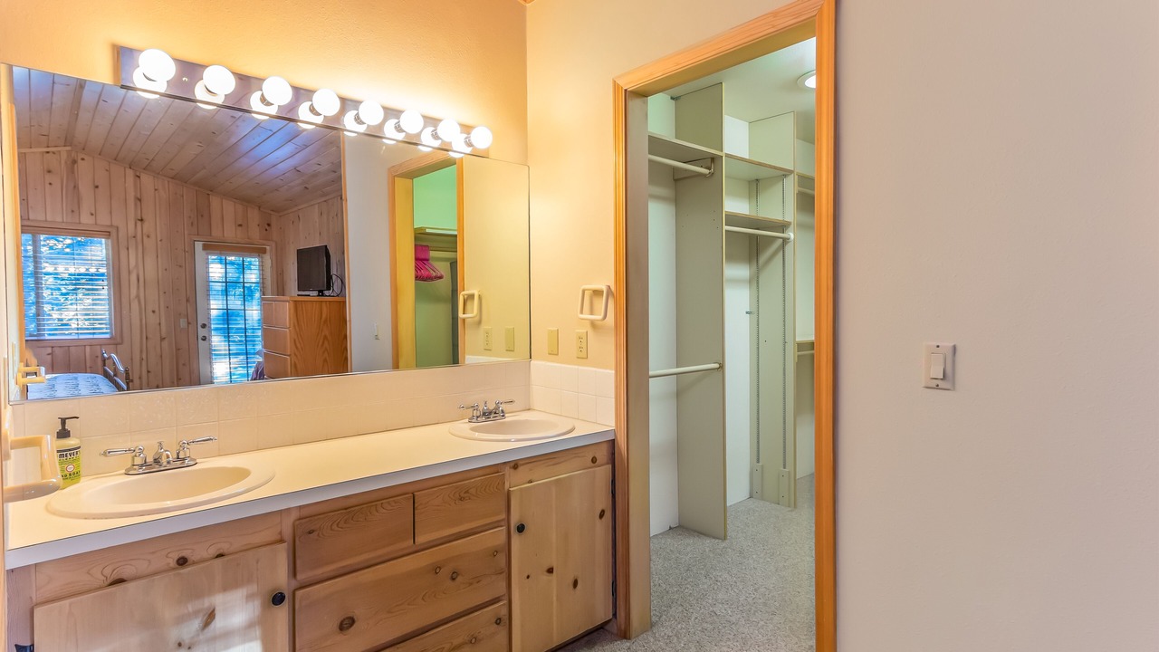 Photo of Bathroom in Deer Park
