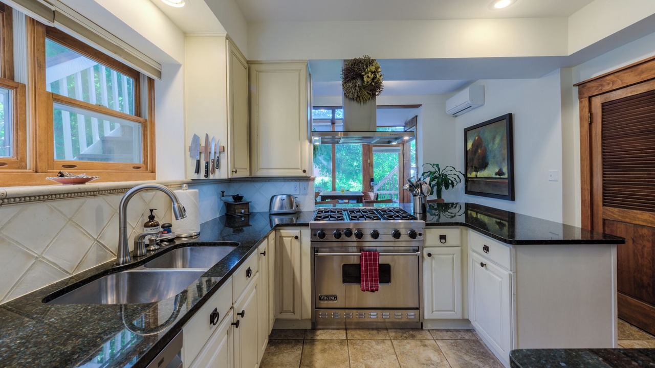 Photo of Kitchen in Downtown