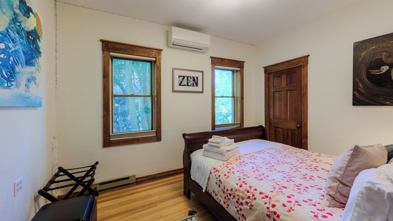 Photo of Bedroom in Downtown