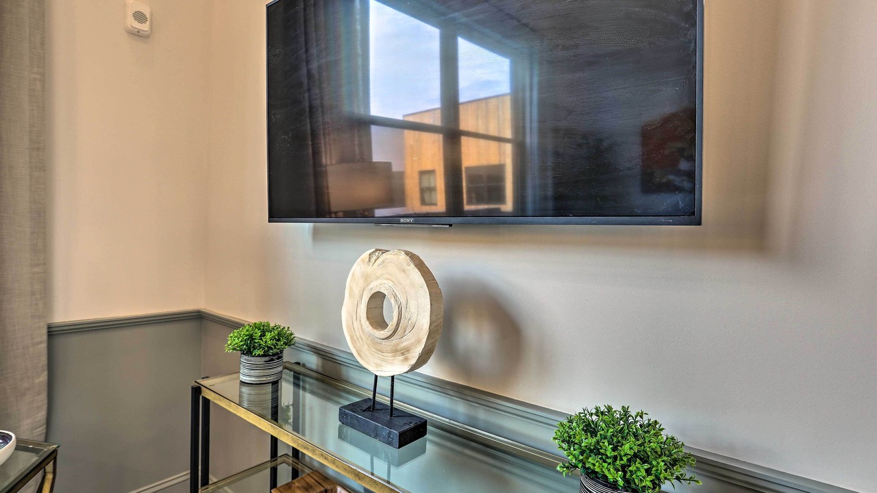Photo of Bedroom in Central City