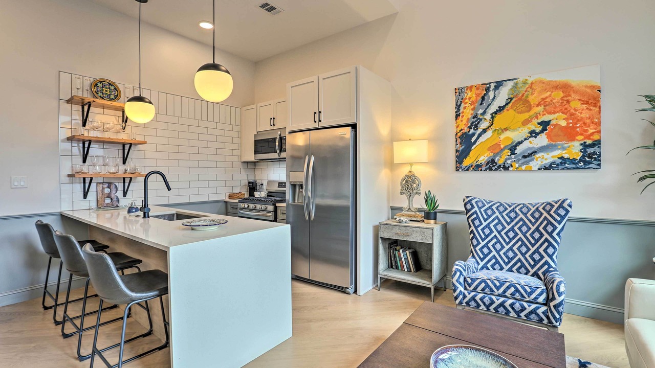 Photo of Livingroom in Central City