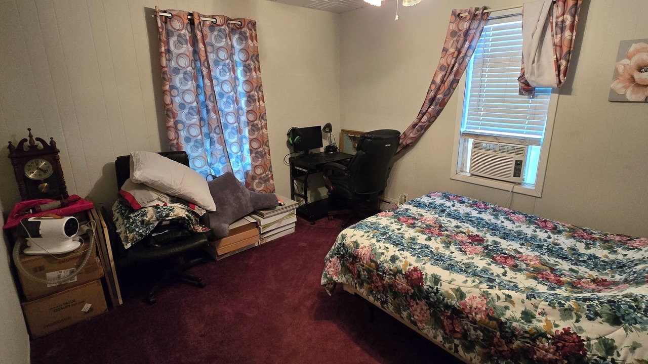 Photo of Bedroom in Paulsboro