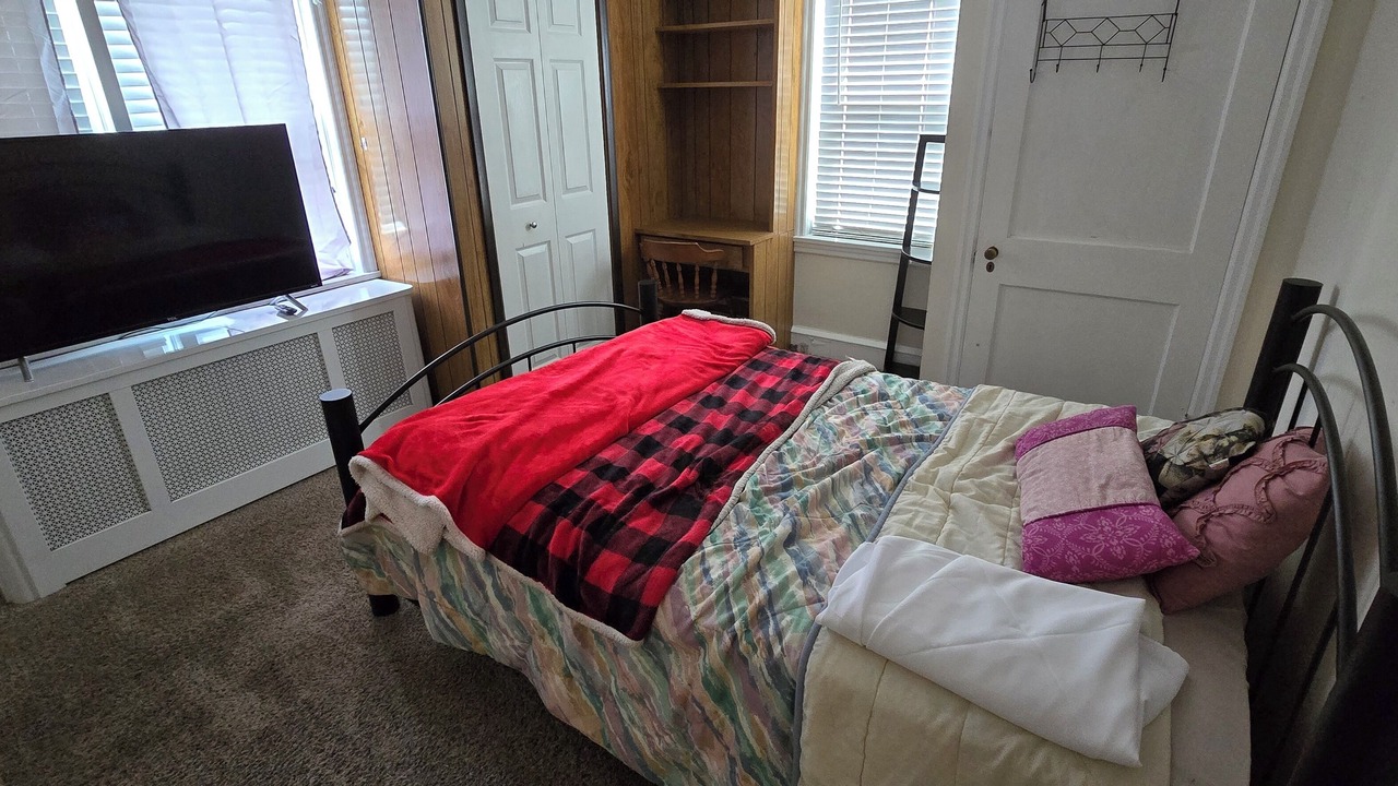 Photo of Bedroom in Paulsboro