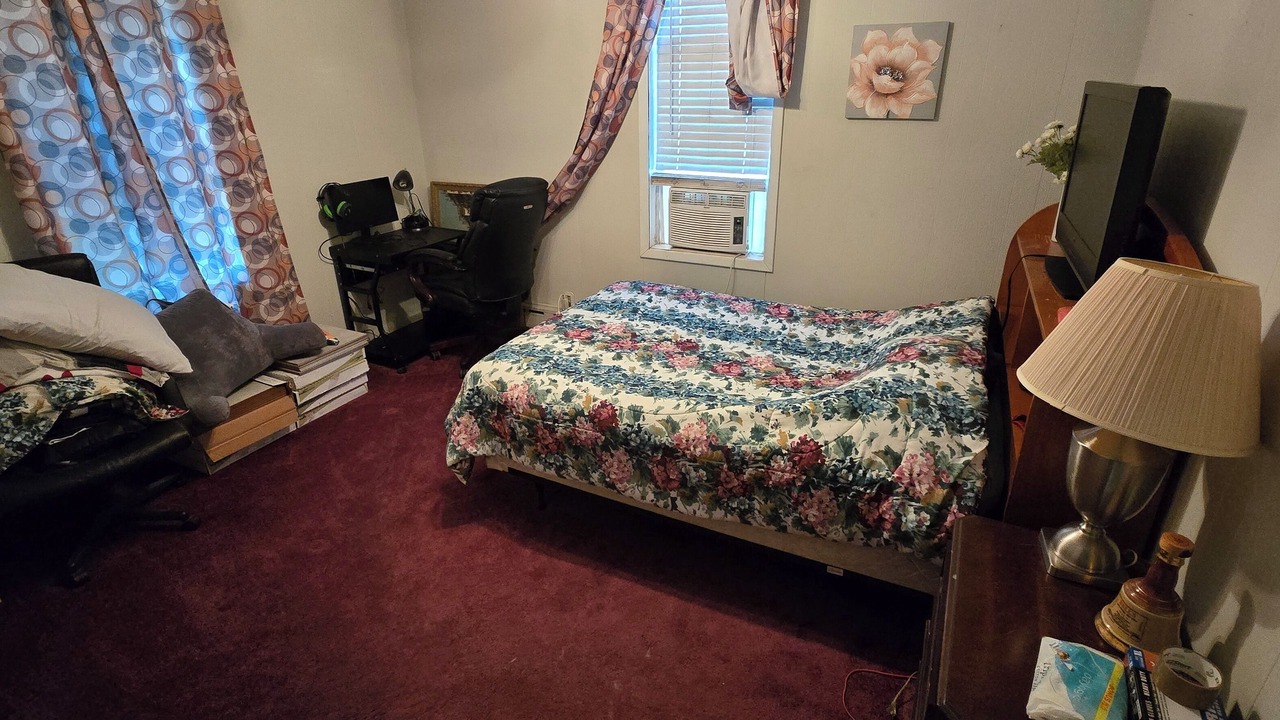 Photo of Bedroom in Paulsboro