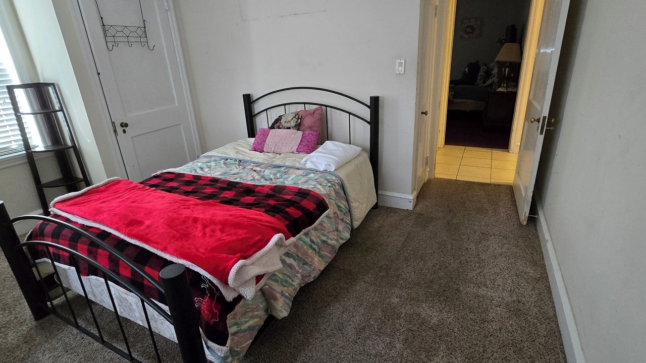 Photo of Bedroom in Paulsboro