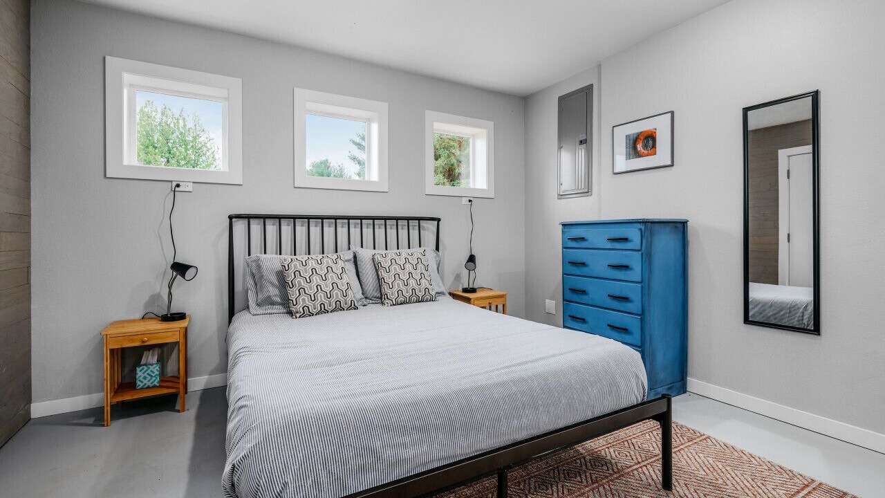 Photo of Bedroom in Maple City
