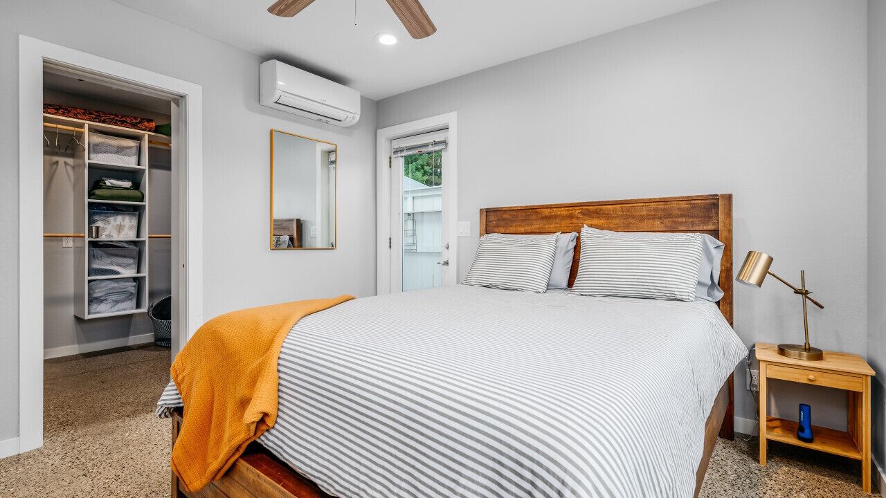 Photo of Bedroom in Maple City