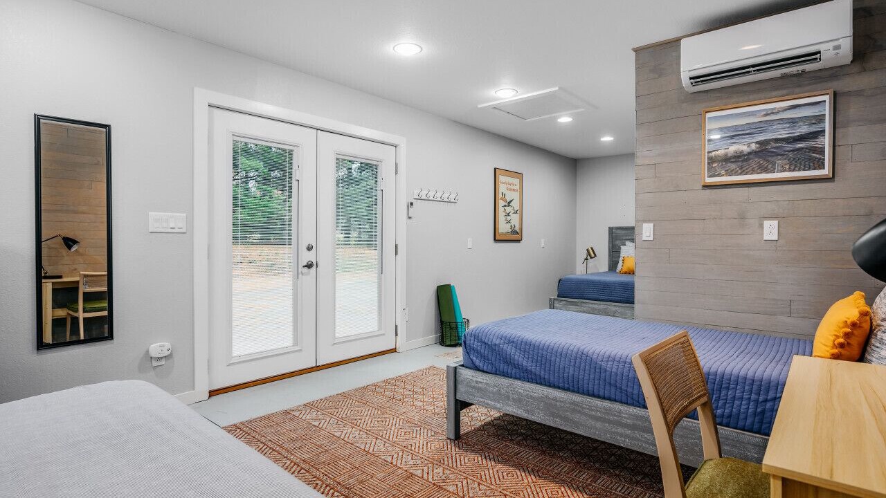 Photo of Bedroom in Maple City