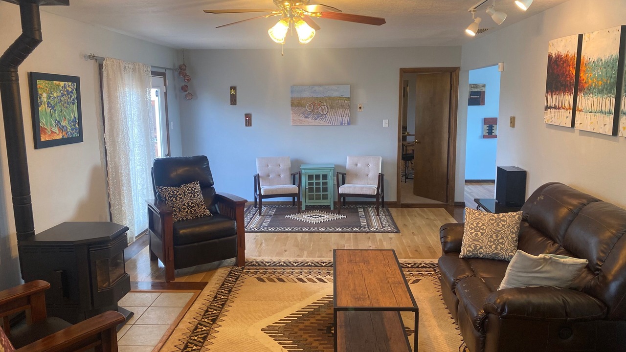Photo of Livingroom in Aztec