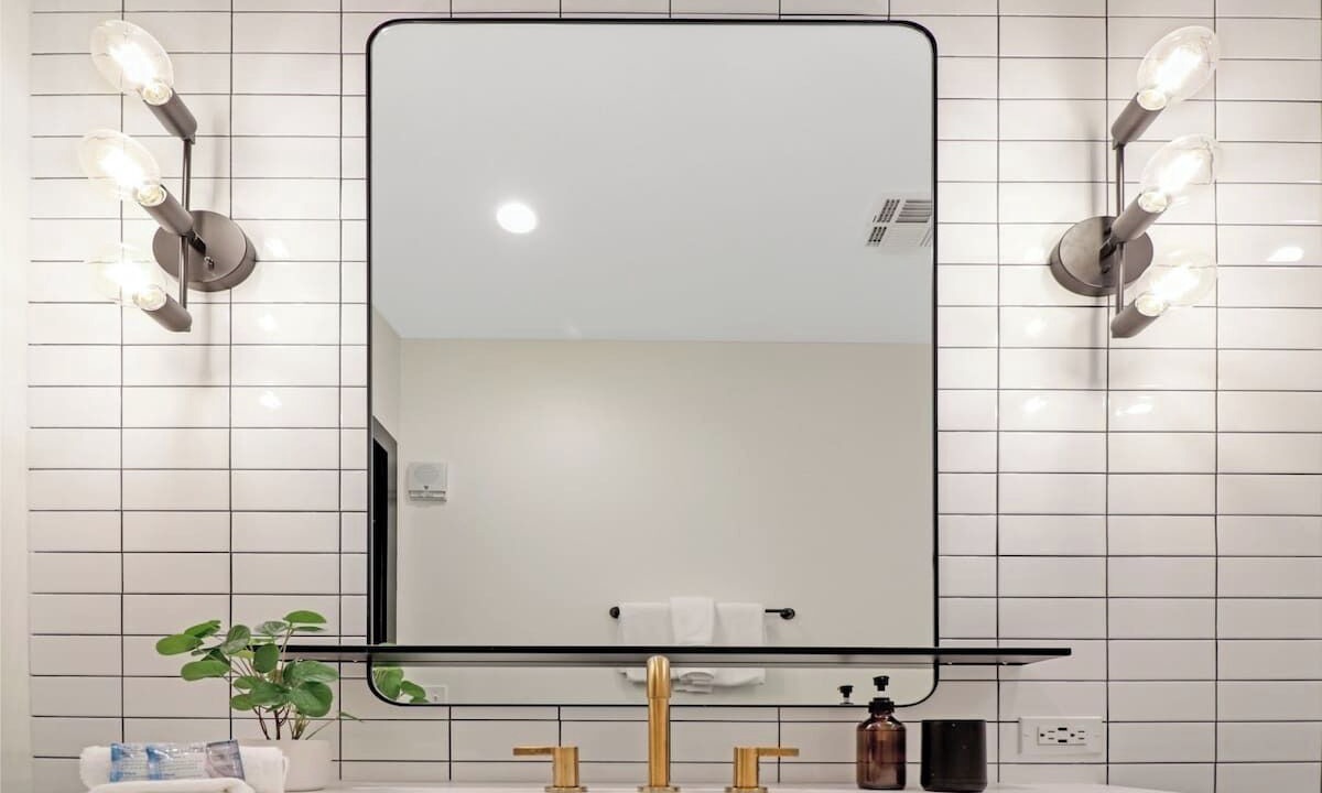 Photo of Bathroom in Arts/Warehouse District