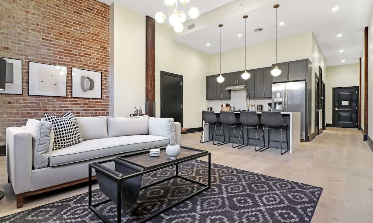 Photo of Livingroom in Arts/Warehouse District