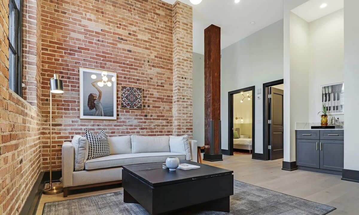 Photo of Livingroom in Arts/Warehouse District