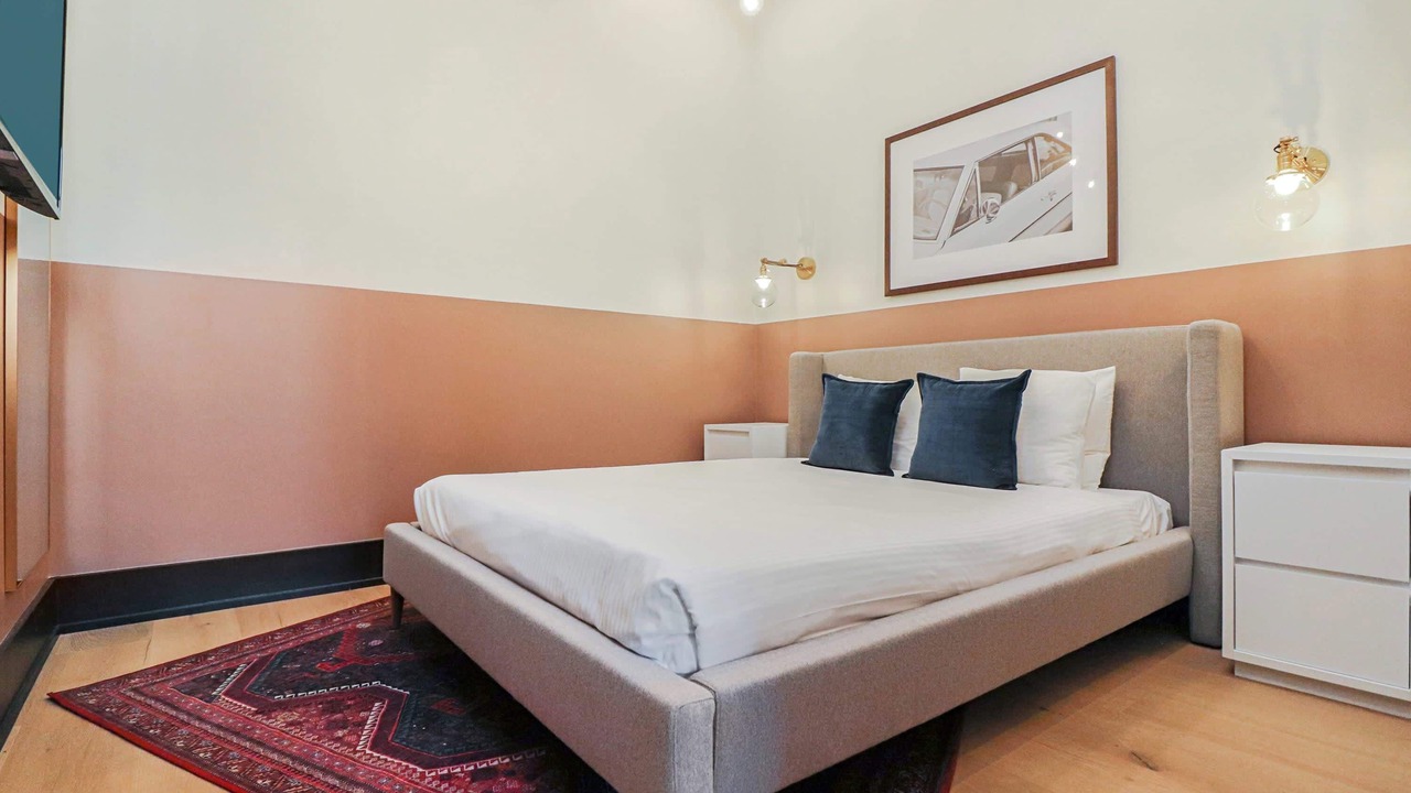 Photo of Bedroom in Arts/Warehouse District