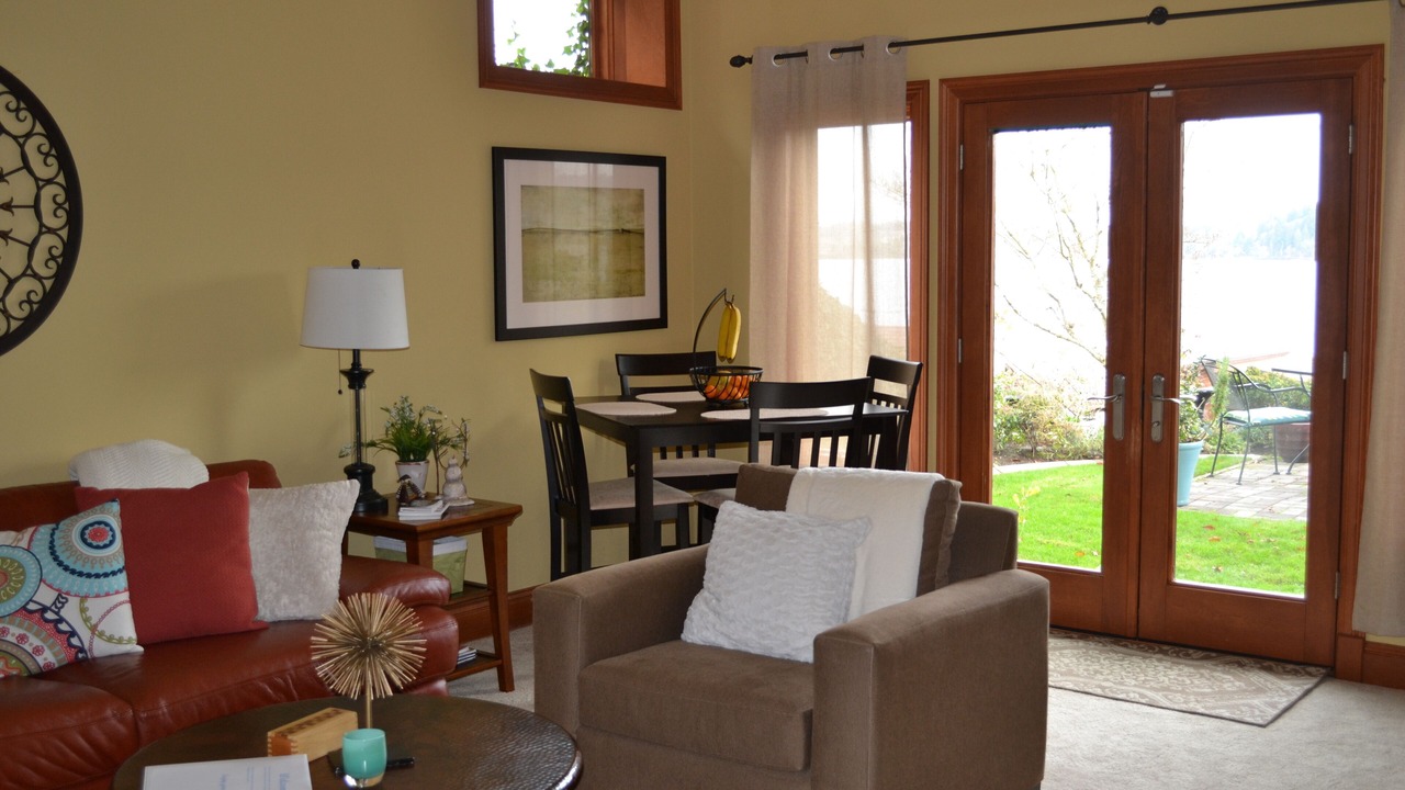 Photo of Livingroom in Lake Forest Park