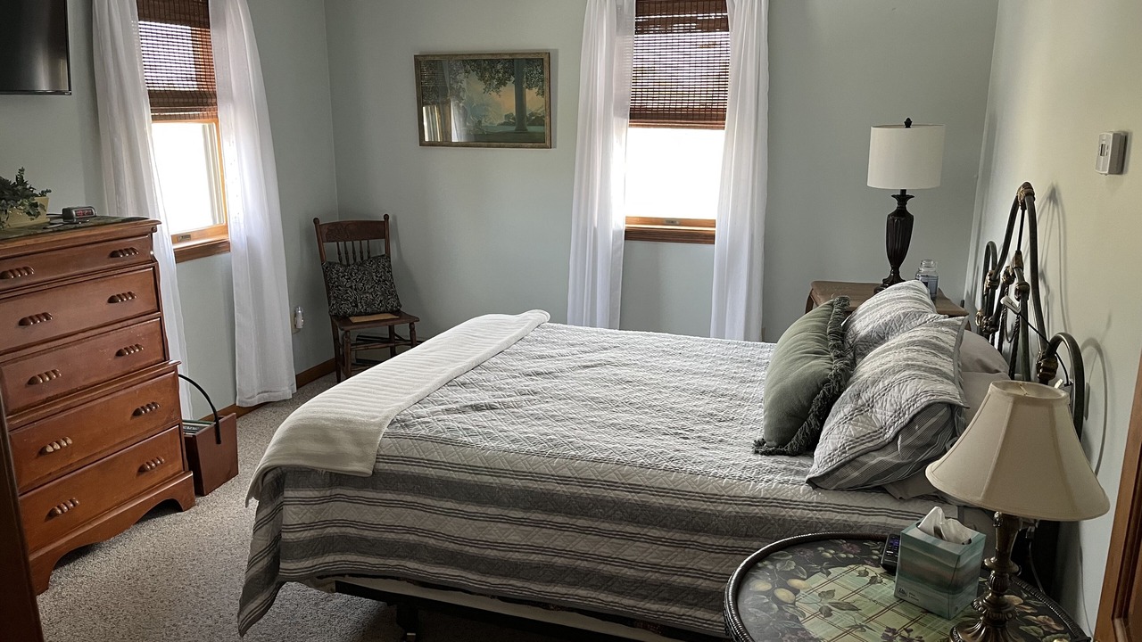 Photo of Bedroom in Town of Lysander
