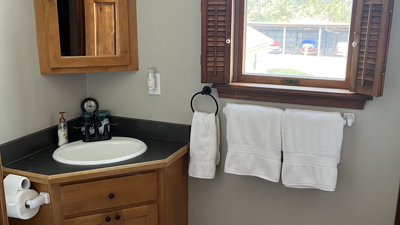 Photo of Bathroom in Town of Lysander