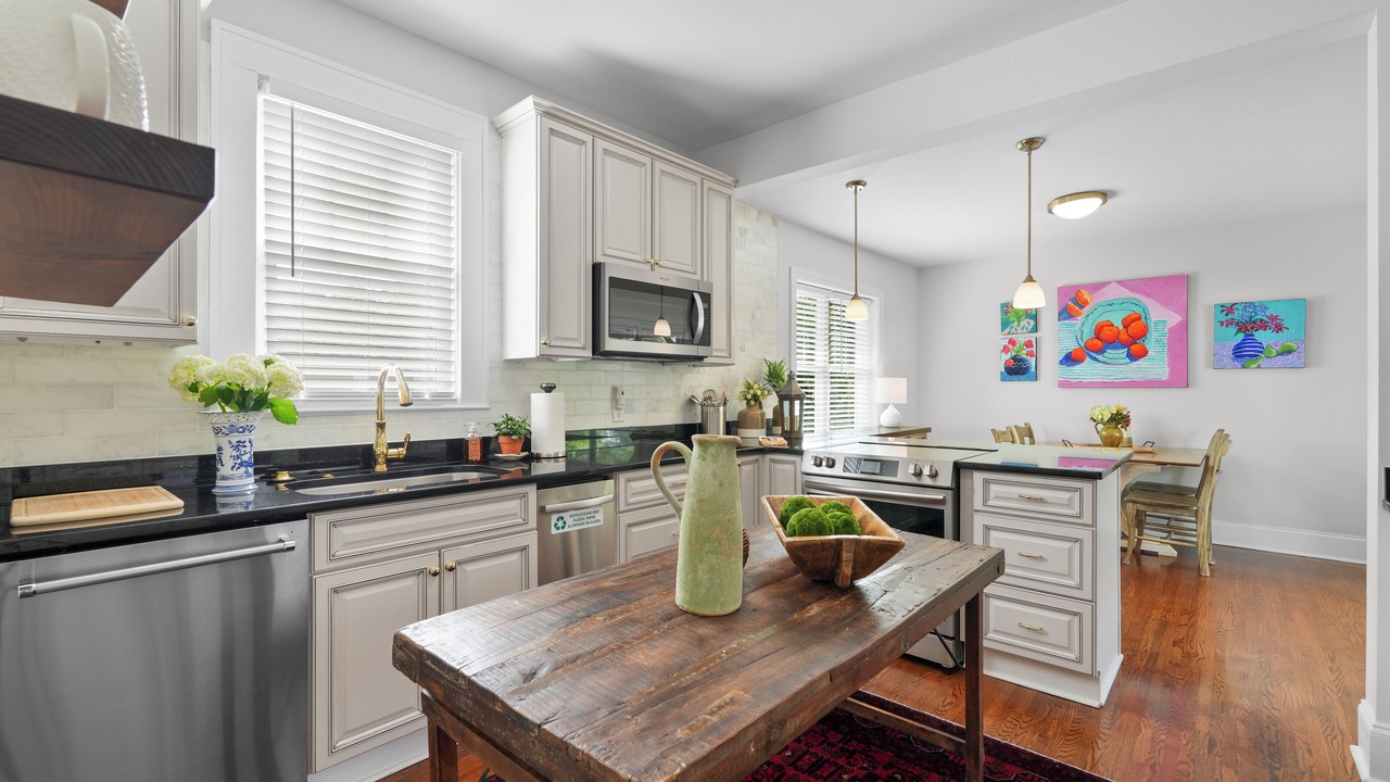 Photo of Kitchen in Pettigru Street Historic District