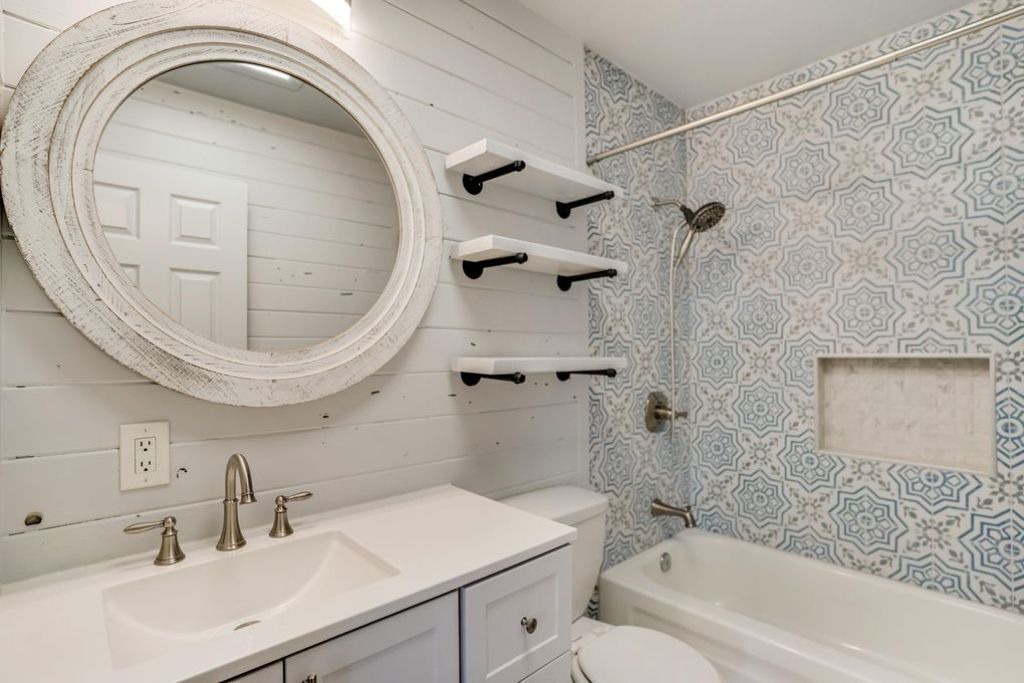 Photo of Bathroom in Ladera West