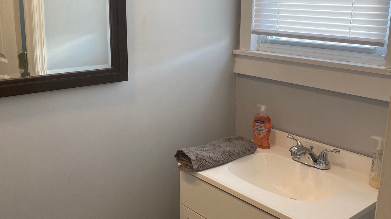Photo of Bathroom in Old North Columbus