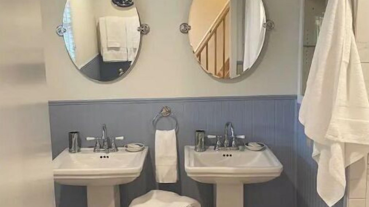 Photo of Bathroom in Lewisburg