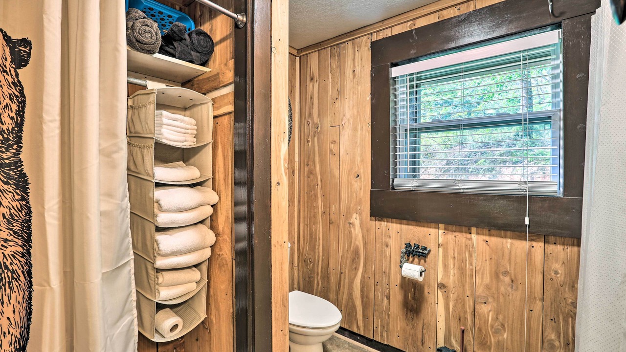 Photo of Bathroom in Talladega