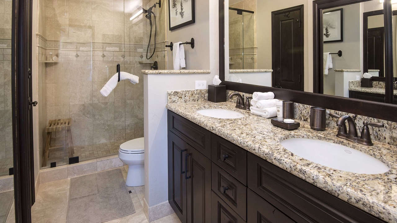 Photo of Bathroom in Highlands Townhomes
