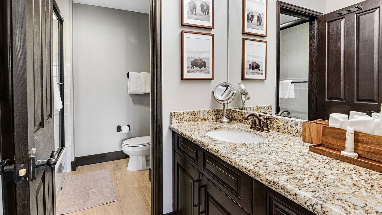 Photo of Bathroom in Highlands Townhomes
