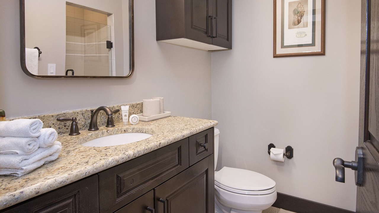 Photo of Bathroom in Highlands Townhomes