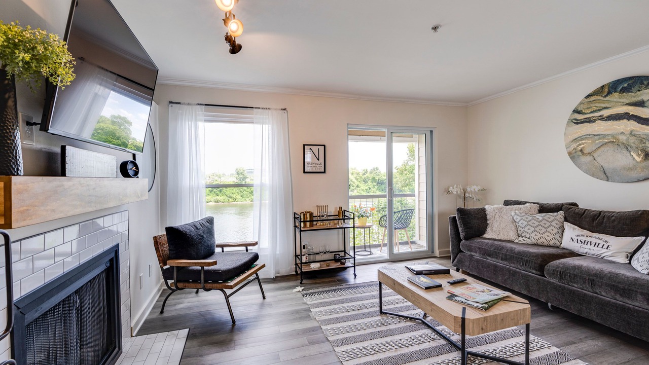 Photo of Livingroom in East Bank