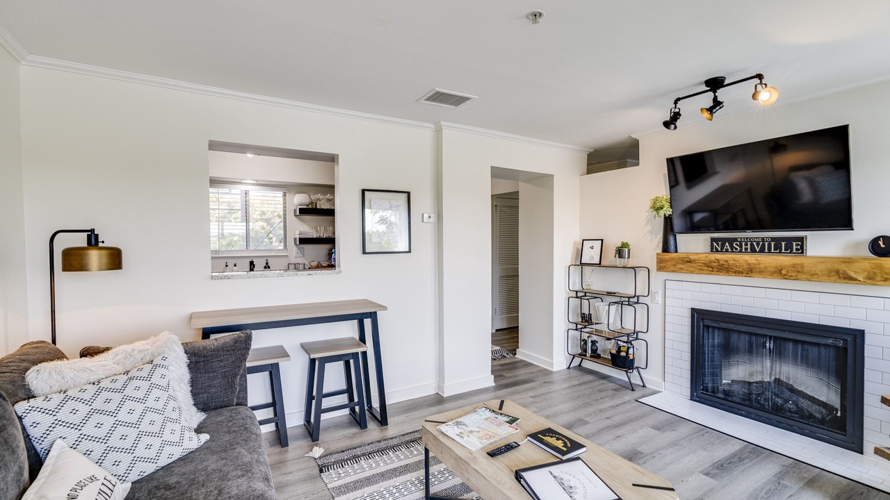 Photo of Livingroom in East Bank
