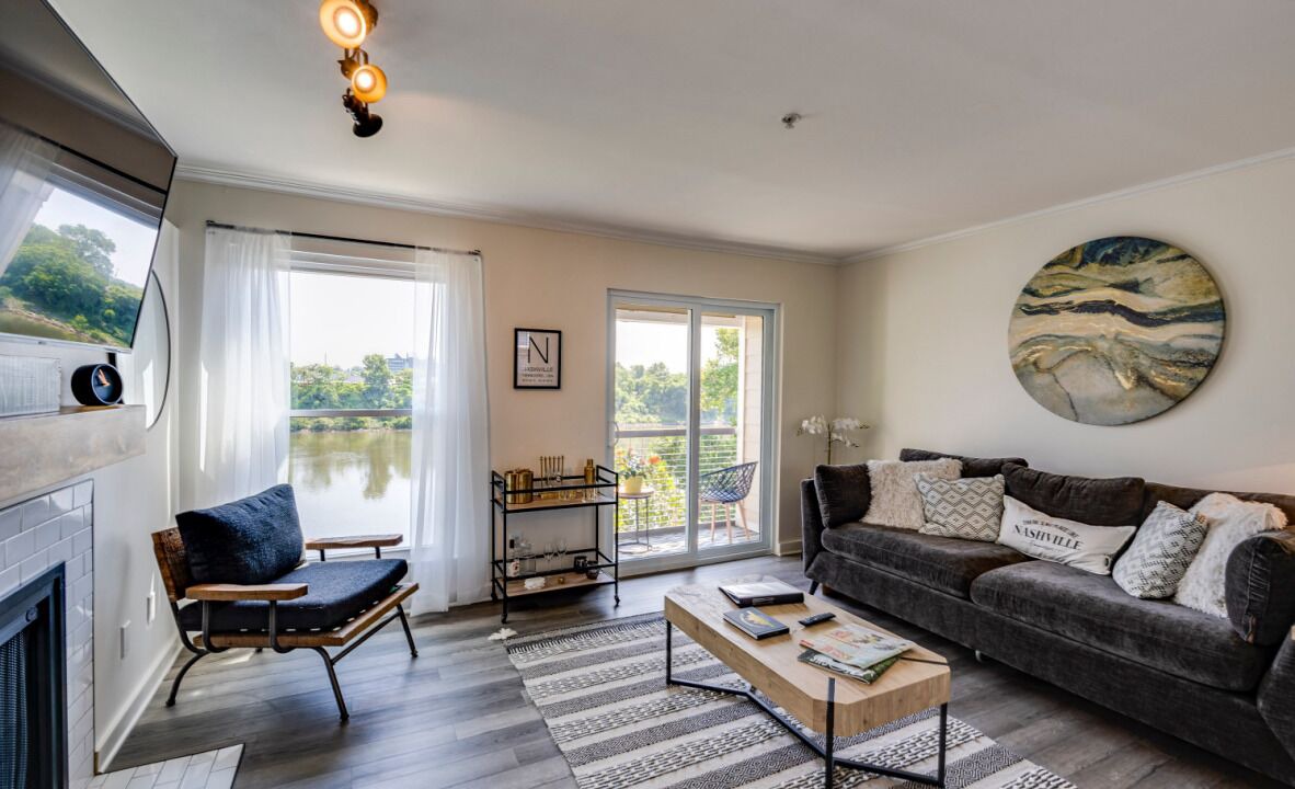 Photo of Livingroom in East Bank