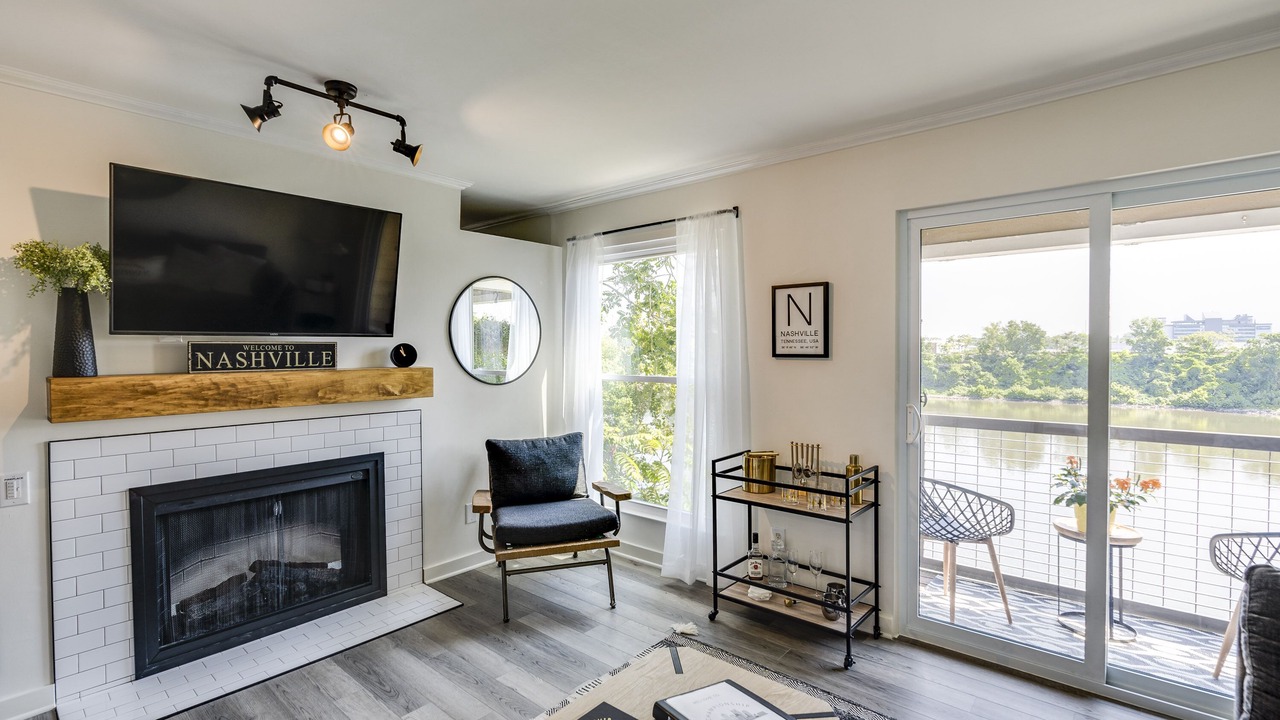Photo of Livingroom in East Bank