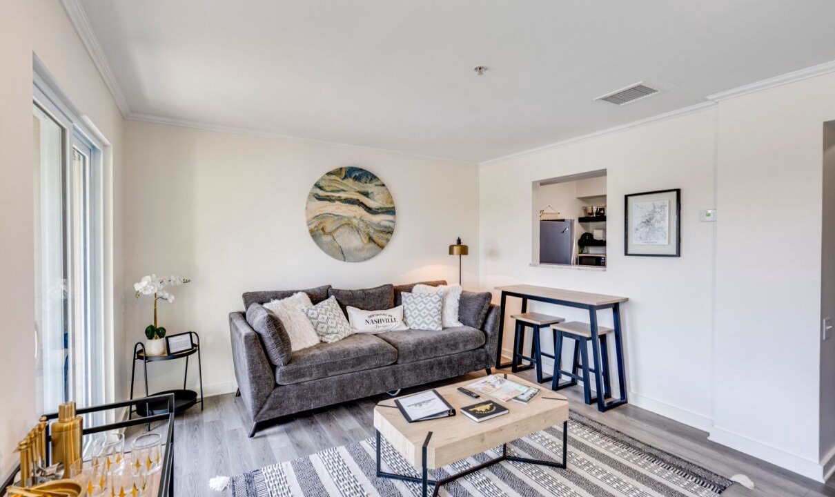 Photo of Livingroom in East Bank
