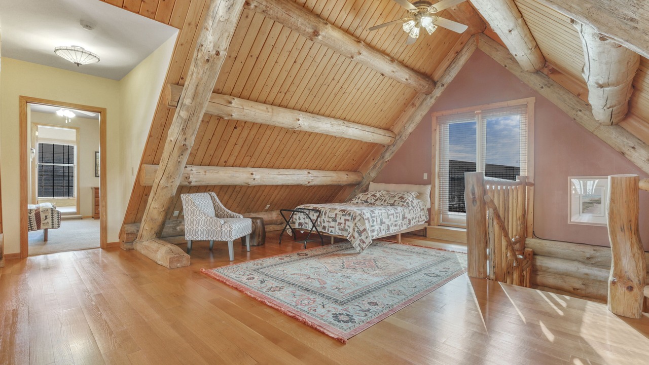 Photo of Bedroom in Summit Station