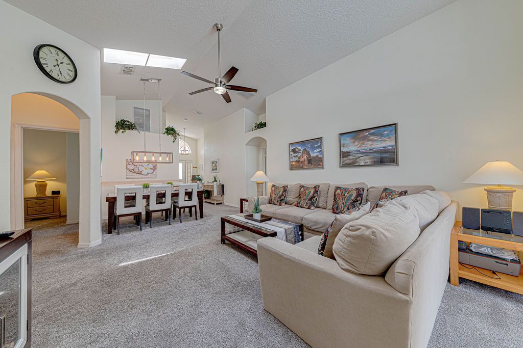 Photo of Livingroom in Orange Tree
