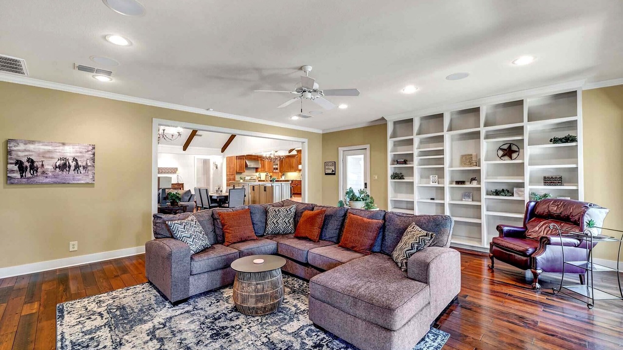 Photo of Livingroom in Tyler